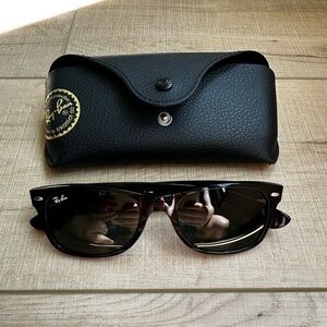 Ran Ban Wayfarer Classic Sunglasses